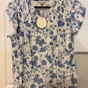 Umgee White and Blue Floral Blouse